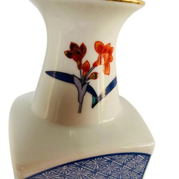 Japanese Oriental White Porcelain Flower Floral Hand Painted Design Vase M382 - Picture 6 of 10